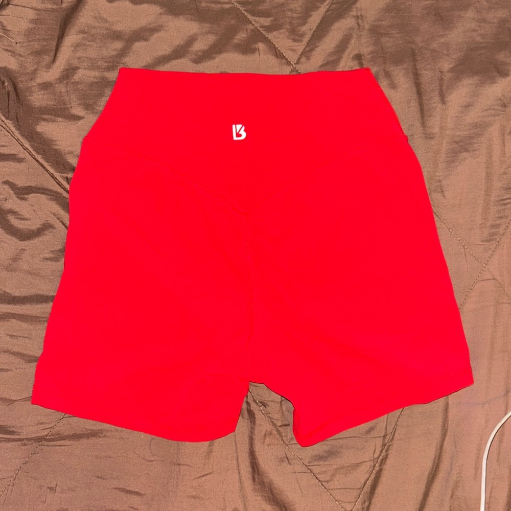BUFFBUNNY collection Rosa Short Red Size: Small